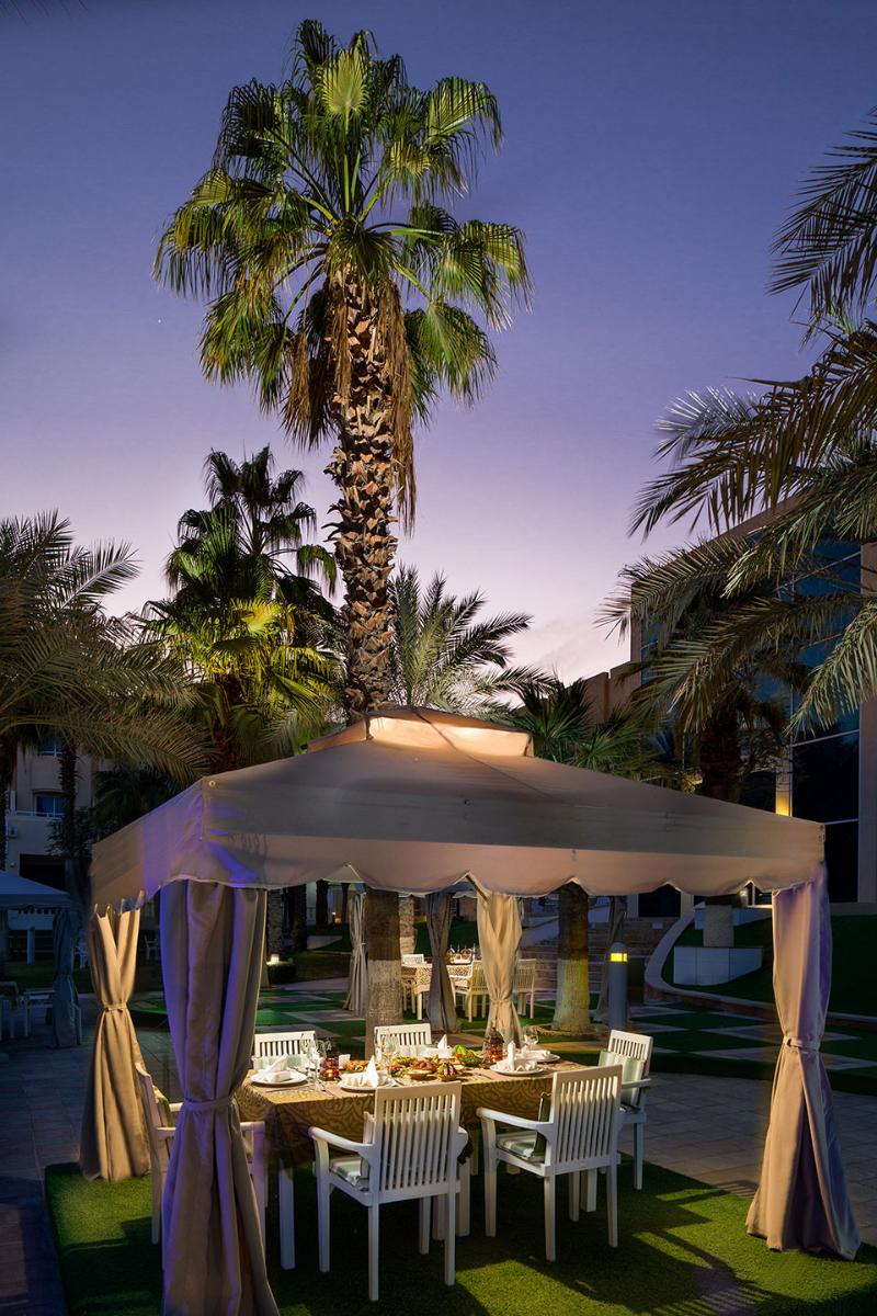 Metropolitan Al Mafraq Hotel