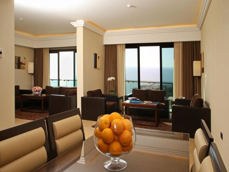 Lancaster Suites