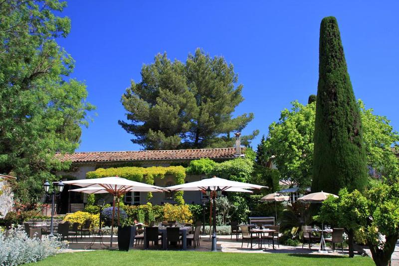 De Mougins