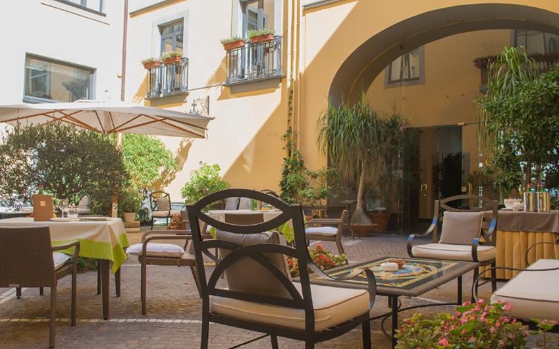 Le Cheminee Business Hotel