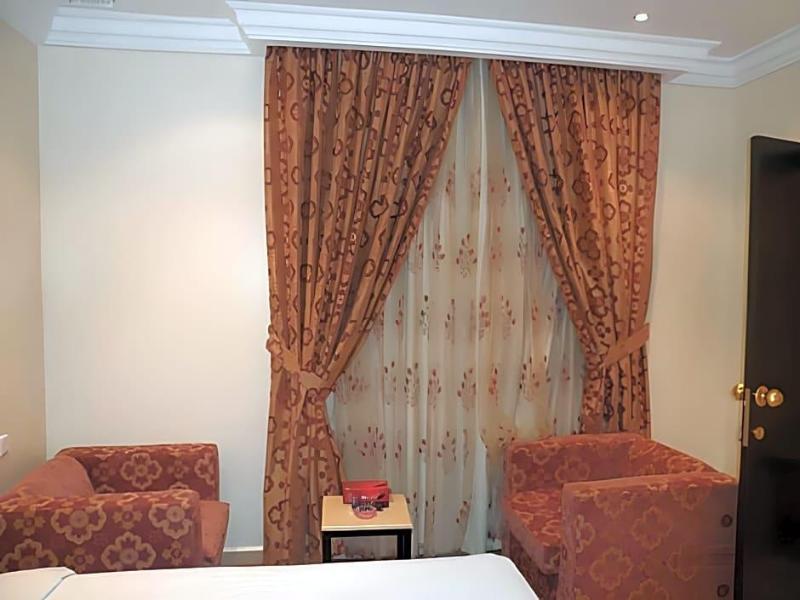 Marina Royal Hotel Suite