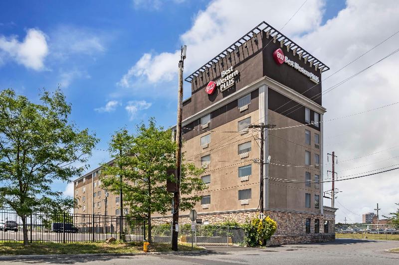 Aiden by Best Western Newark Airport