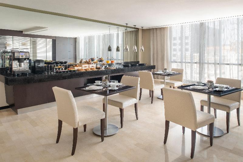 Crowne Plaza Doha — The Business Park
