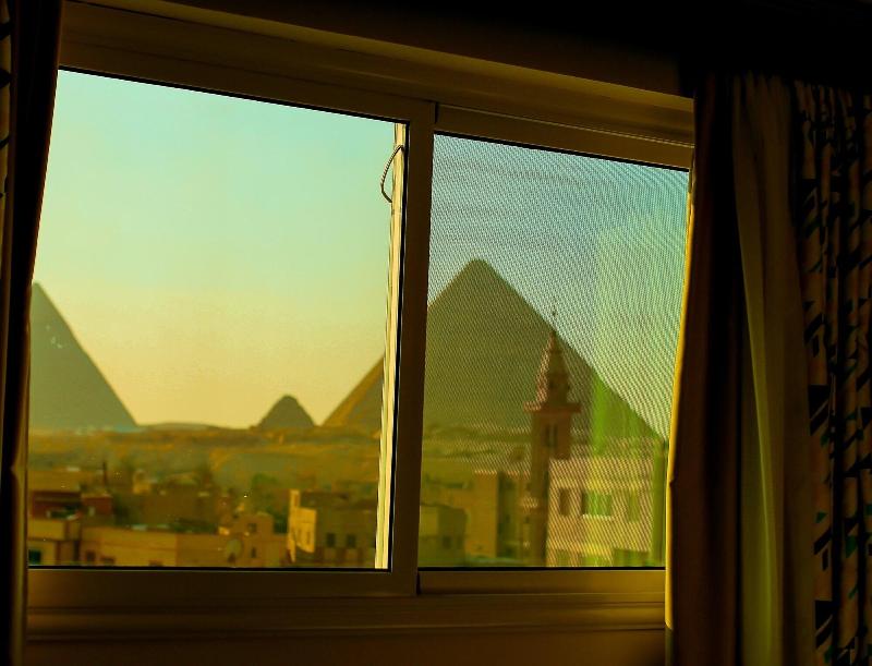 Pyramid Edge