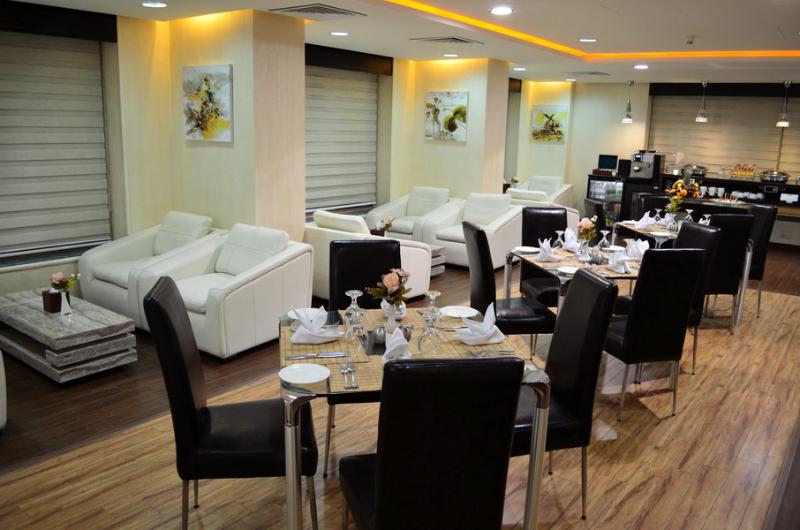 Amrada Avenue Hotel
