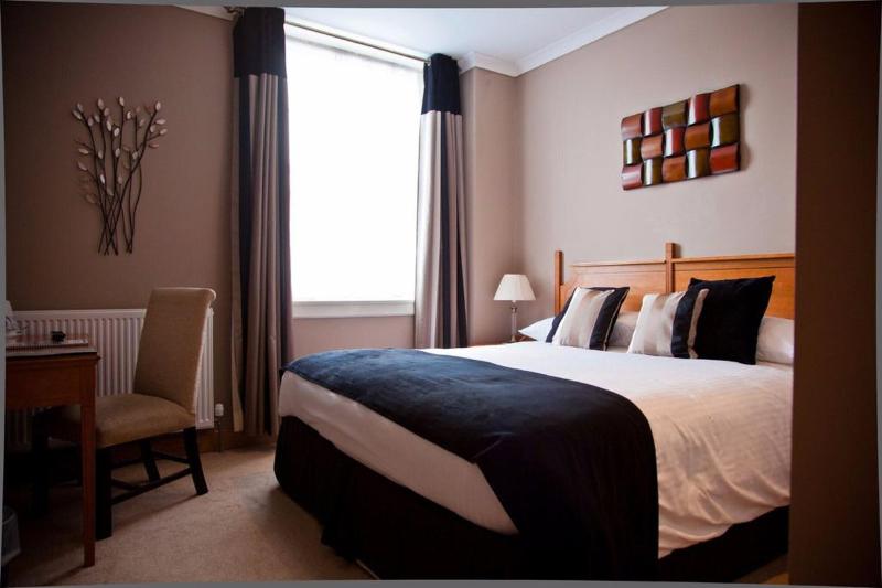 City Hotel