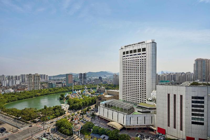 Lotte Hotel World