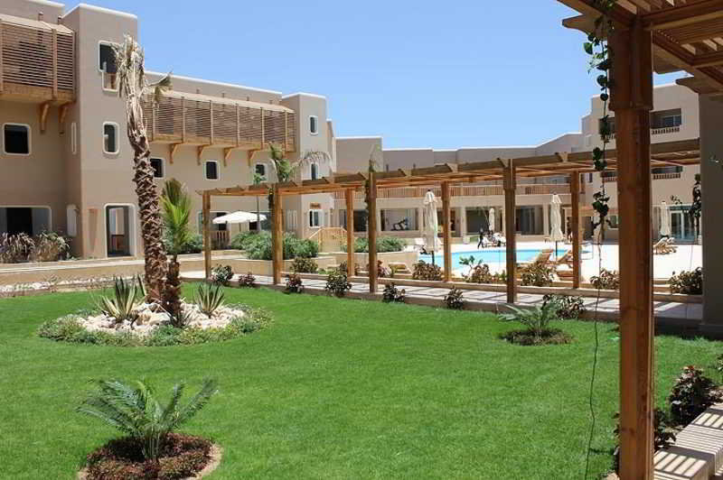 The Breakers Diving and Surfing Lodge